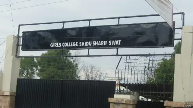 کالج کے مرکزی بورڈ سے ملالہ کا نام مٹا دیا گیا ہے اور تب سے آج تک یہ کالج بے نام ہے