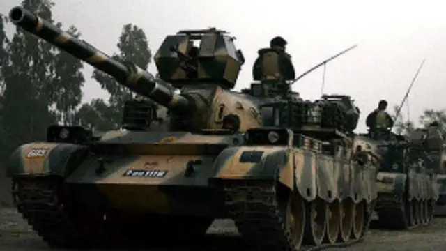 شمالی وزیرستان کے دتہ خیل بازار میں ازبک شدت پسندوں کے خفیہ ٹھکانوں پر حملے میں دو سکیورٹی اہلکار اور 7 شدت پسند ہلاک ہو گئے 