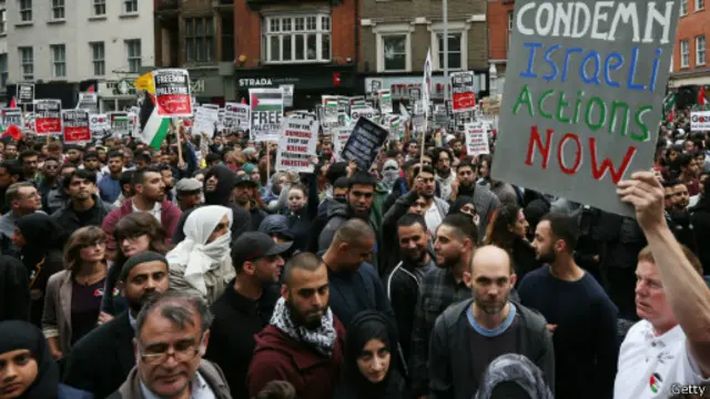 Người dân Palestine lên án các vụ tấn công của Israel