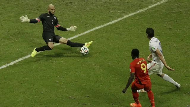 تیم هاوارد، دروازه‌بان تیم ملی آمریکا، با ۱۵ بار دفع توپ در یک بازی (مقابل بلژیک) رکورد جدیدی را برای جام جهانی ثبت کرد