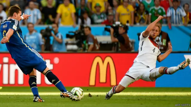 जर्मनी बनाम अर्जेंटीना का एक दृश्य 