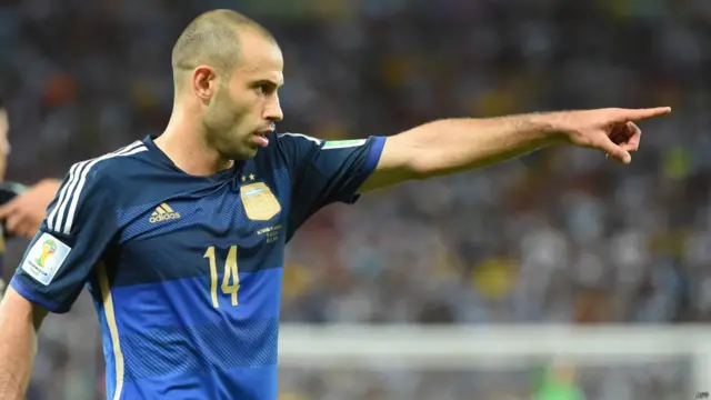 Mascherano, de nuevo el líder de los argentinos.