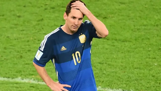 لیونیل میسی نے ٹورنامنٹ کے بہترین کھلاڑی کی گولڈن بال تو جیت لی لیکن اپنی ٹیم کو ورلڈ کپ نہ جتوا سکے۔