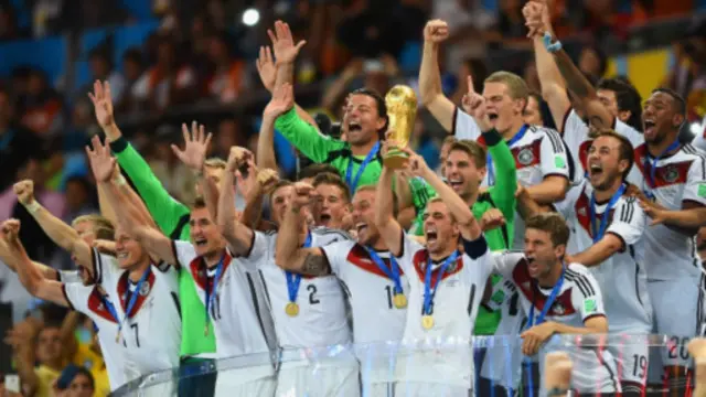 ۱۱۳ دقيقه وه چې د جرمني د بخت ستوری پر اسمان راوخوت او ۲۲ کلن ماريو ګويتيز د اندرې شولو په پاس ګول وکړ