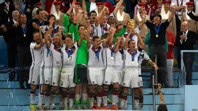 جرمنی ارجنٹائن کو 2014 کے مقابلوں کے فائنل میں شکست دے کر چوتھی مرتبہ ورلڈ کپ جیتنے والا دوسرا ملک بن گیا ہے۔