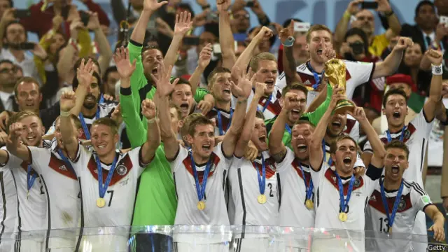 جرمنی کی ٹیم کا یہ ریکارڈ آٹھواں ورلڈ کپ فائنل تھا اور وہ 24 برس بعد یہ ٹورنامنٹ جیتنے میں کامیاب ہوئی ہے