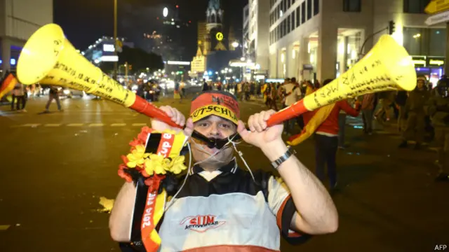 Torcedor alemão festeja vitória na Copa do Mundo | Crédito: AFP
