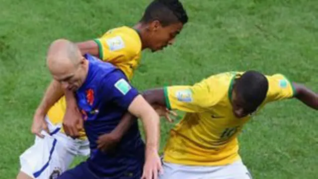 羅本表示下賽季不會加盟曼聯