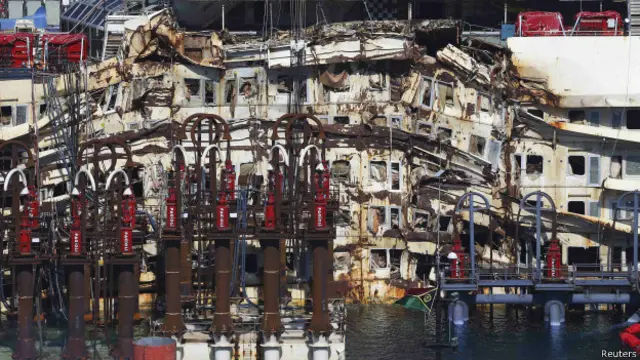 Поврежденный корпус