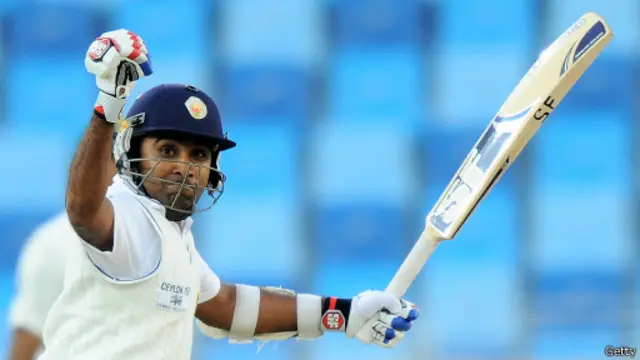 මහේල ටෙස්ට් තරඟ 149 ක දී ශතක 34 ක් ඇතුළත් ලකුණු 11,814 ක් ලබා ගෙන ඇත