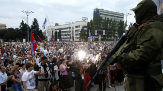 مظاهرة مؤيدة للانفصاليين في دونيتسك