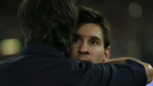 HLV tuyển Đức và Messi sau trận đấu.