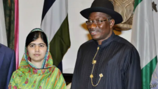 နိုင်ဂျီးရီးယား သမ္မတ ဂွတ်လပ် ဂျွန်နသန်နဲ့ တွေ့စဉ်။