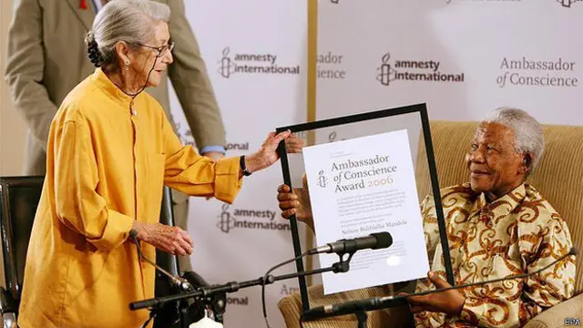 نادین ګوردیمر او نېلسن منډېلا