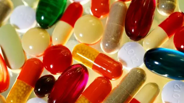 20世紀40、50年代,是抗菌素的黃金年代。抗菌素像一把所向披靡的利劍,把危害人類健康的細菌紛紛斬落。