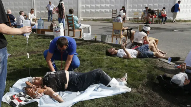 Точные причины трагического происшествия пока неясны. Остановка поезда произошла из-за ложной сигнализации, объясняют в МЧС.