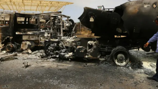 ادت الهجمات الى تدمير 90 بالمئة من الطائرات في المطار