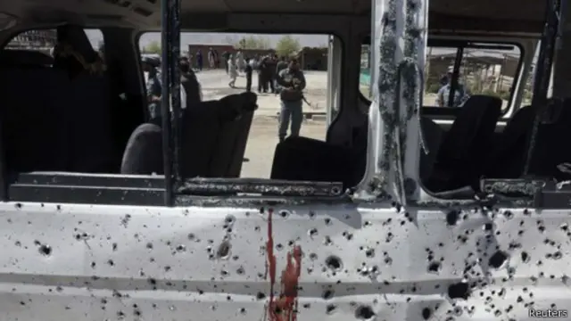 قتل مساعدان للرئيس كرزاي في هجوم منفصل في كابول في وقت سابق الثلاثاء 