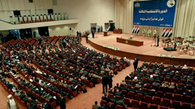 فشل البرلمان من قبل في جلستين سابقتين في 1 و13 يوليو/تموز الحالي في انتخاب رئيس جديد له.