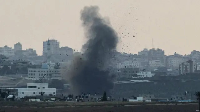ग़ज़ा में बमबारी