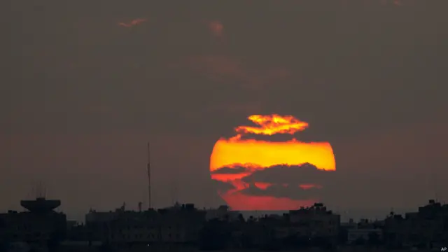 ग़ज़ा में ढलता सूरत