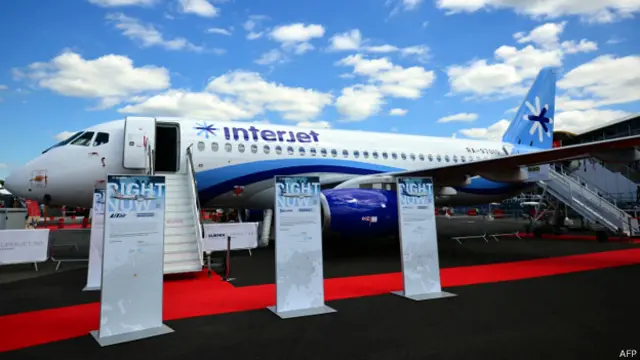 Сухой Суперджет-100 в Фарнборо