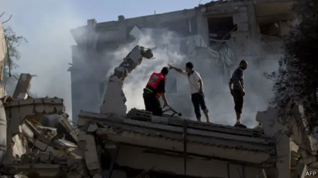 الأمم المتحدة تقول إن أكثر من 1370 منزلا دمر في غزة. 