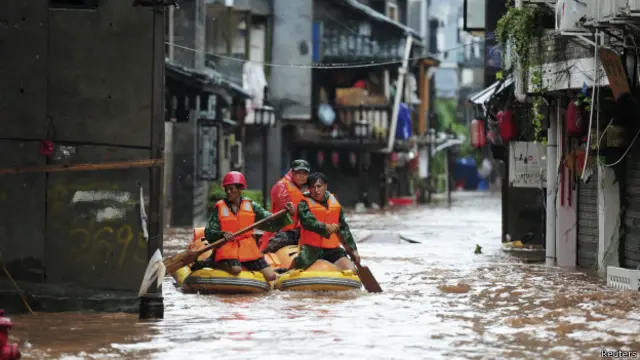चीन में आई बाढ़