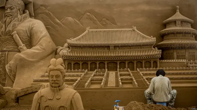 Pameran seni patung pasir