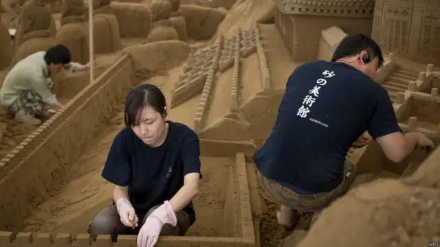 Pameran seni patung pasir