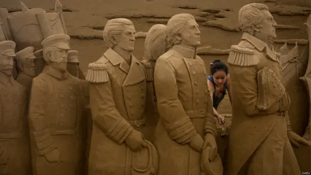 Pameran seni patung pasir