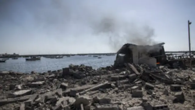 İsrail zərbəsi uşaqların oynadığı çimərlik otelinə düşüb.