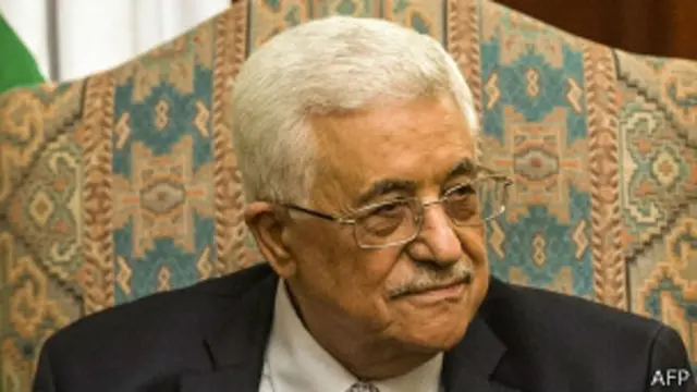 عرفات کی انتقال کے بعد محمود عباس فلسطینی اتھارٹی کے صدر منتخب ہوتے ہیں