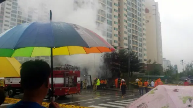 报道称，坠毁直升机为消防直升机（17/07/2014）