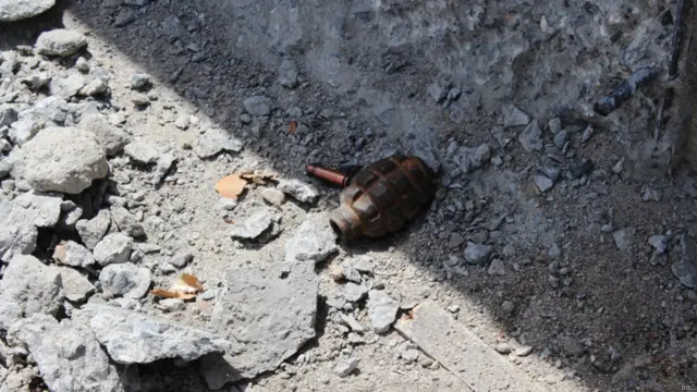 مهاجمان مجهز به سلاح سبک و سنگین بودند.