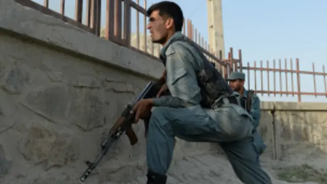 کابل کا ہوائی اڈہ سویلین اور فوجی دونوں مقاصد کے لیے استعمال ہوتا ہے