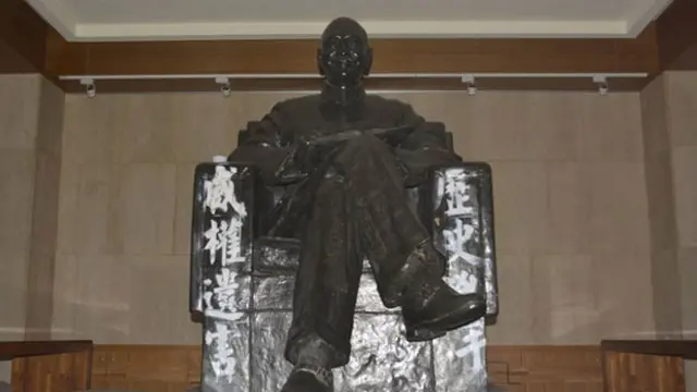校園蔣介石銅像爭議：馬英九籲莫妖魔化- BBC News 中文