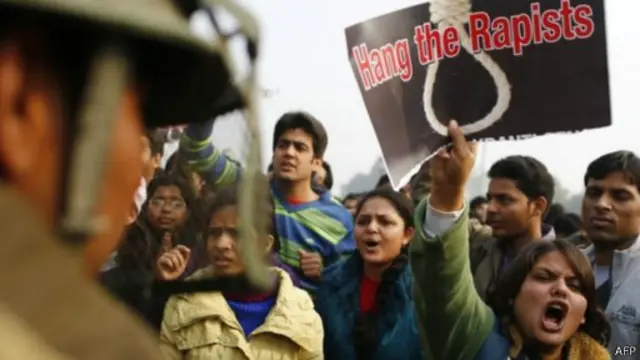 الواقعة تأتي في إطار سلسلة من قضايا اعتداء جنسي احتلت العناوين الرئيسية في وسائل الإعلام الهندية مؤخرا.