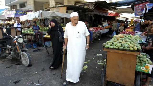 Di tengah berlangsungnya gencatan senjata, Israel mengatakan tiga mortir ditembakkan dari Gaza ke Israel namun tidak ada permyataan dari kelompok Hamas.