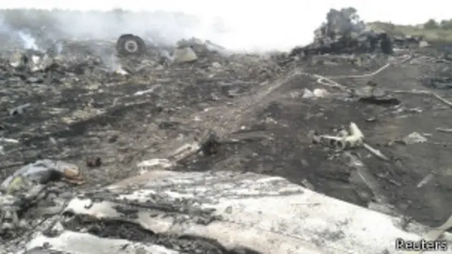 Украинские власти и сепаратисты на востоке Украины винят друг друга в произошедшем