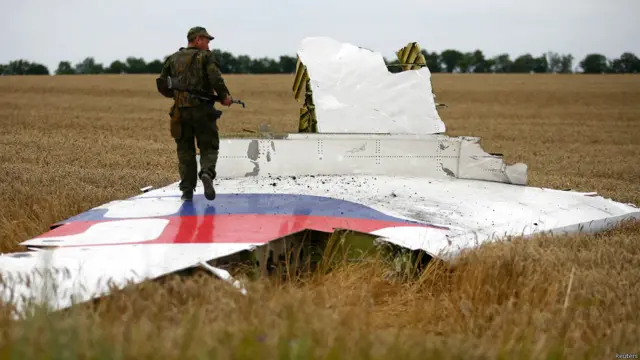 Mabaki ya ndege ilitapakaa kila sehemu katika ajali hiyo iliyotokea Alhamisi usiku 