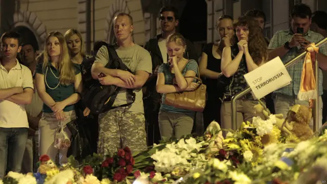 Vigilia en la embajada de Holanda en Kiev.