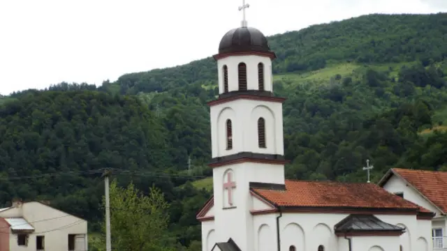 کونیاویچ کلیسا د سربرنیتڅا پر لاره یوه لانجمه نښه ده