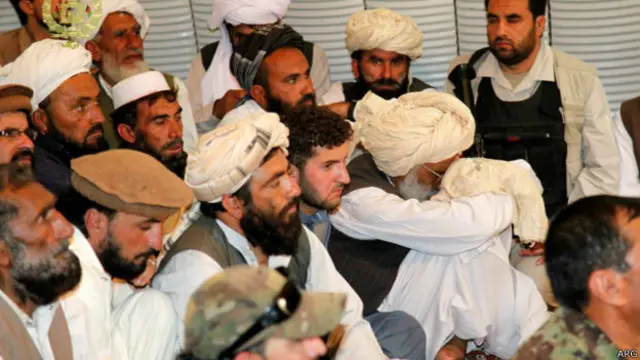 در انفجار ارگون دست کم چهل و دو نفر کشته شدند و ده‌ها خانواده عزادار