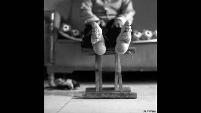 बाउंड फ़ीट, जो फ़ैरल