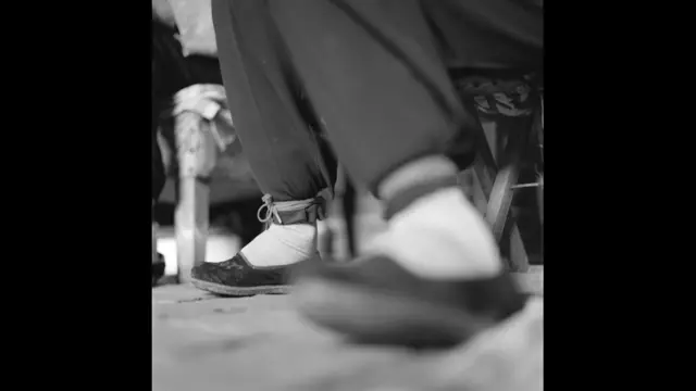 बाउंड फ़ीट, जो फ़ैरल