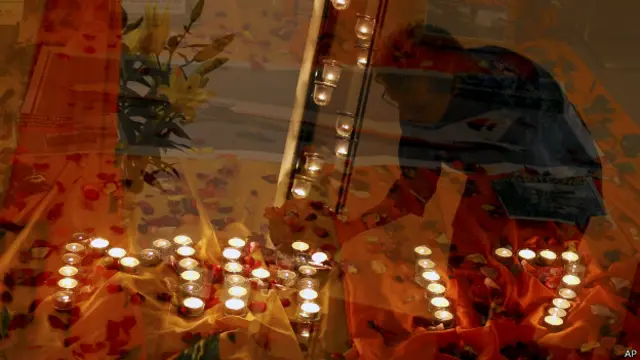 اس طیارے میں عملے کے 15 ارکان بھی ہلاک ہوئے