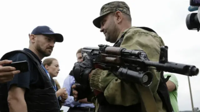 Tensión entre la OSCE y los rebeldes