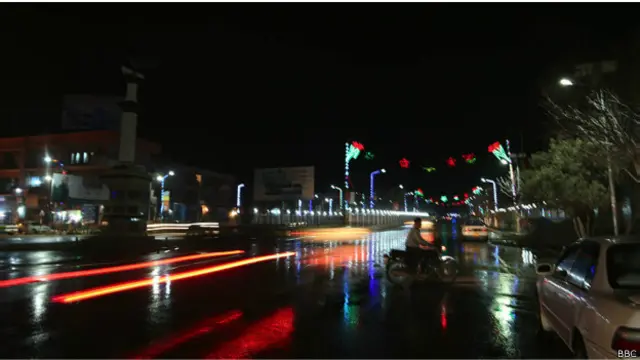 شهر مزار شریف از امنیت و رونق اقتصادی نسبتا خوبی برخوردار است