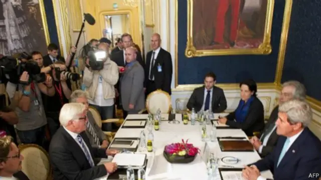 جرت المفاوضات في فندق كوبورغ الفخم في فيينا